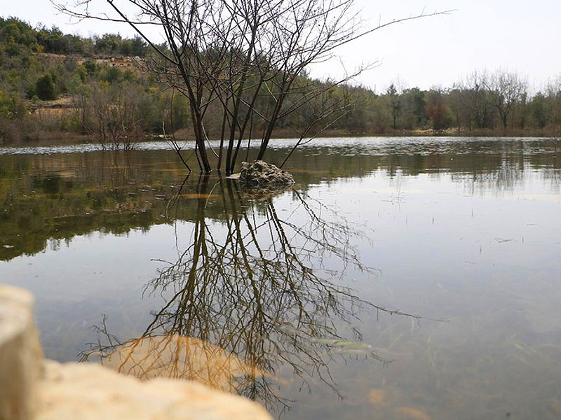 The lake in Deir Al Qamar